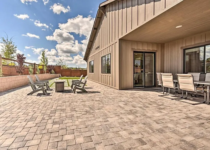Retreat W/ Covered Patio, 3 Mi To Dtwn Holiday home *