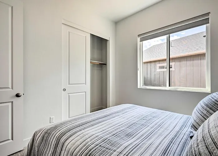 Retreat W/ Covered Patio, 3 Mi To Dtwn *