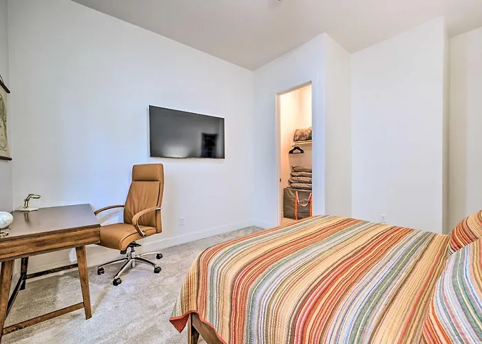 Retreat W/ Covered Patio, 3 Mi To Dtwn Holiday home Flagstaff